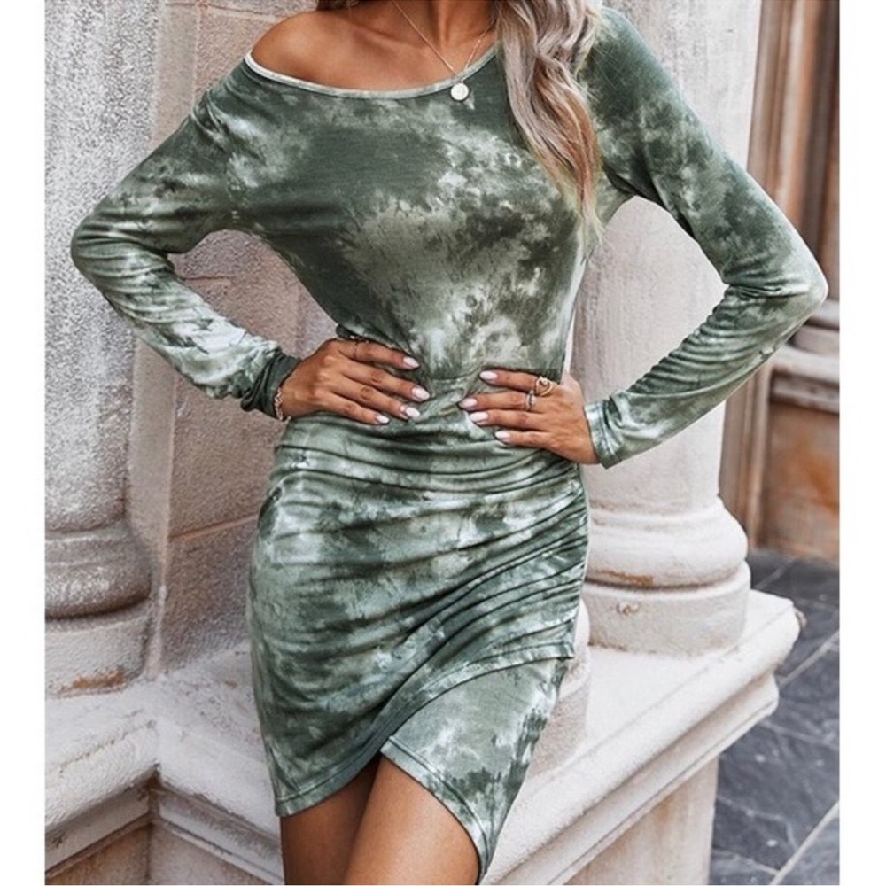 Elegant Green Tie-Dye Off-Shoulder Dress